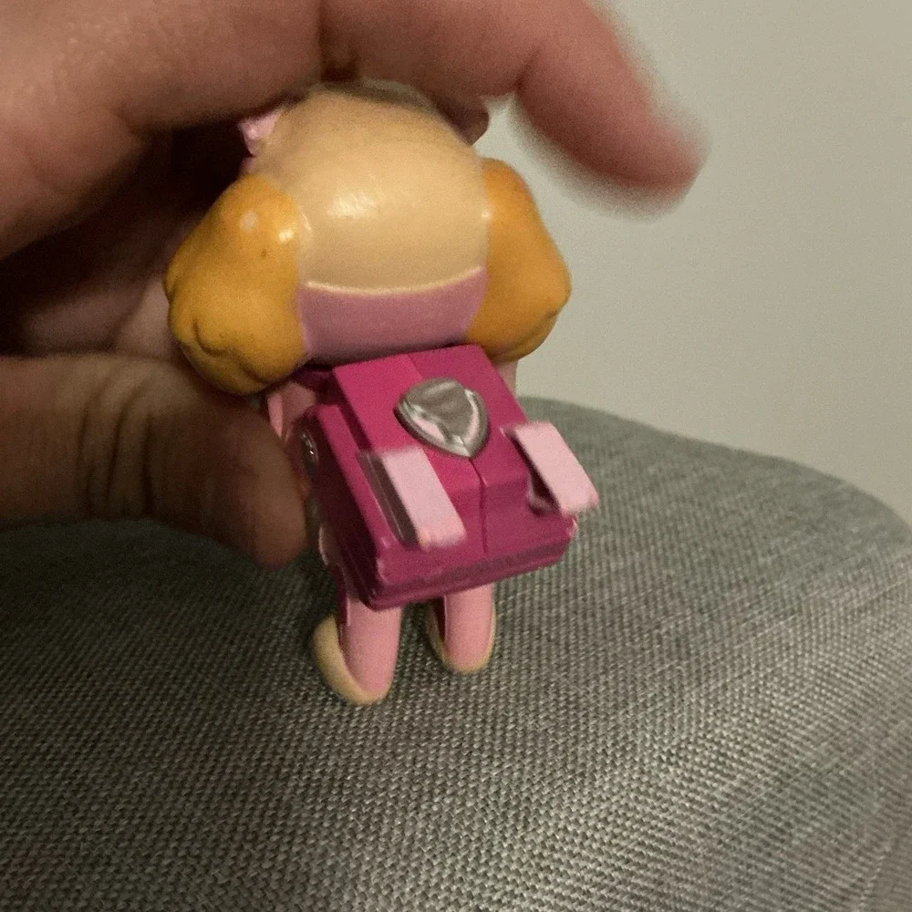 Paw Patrol  Pups Skye Figure Light Up Badge‎ & Feet Pink Toy